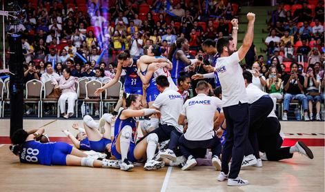 Francozinje prek Kitajke v četrtfinale, Slovenke odštevajo