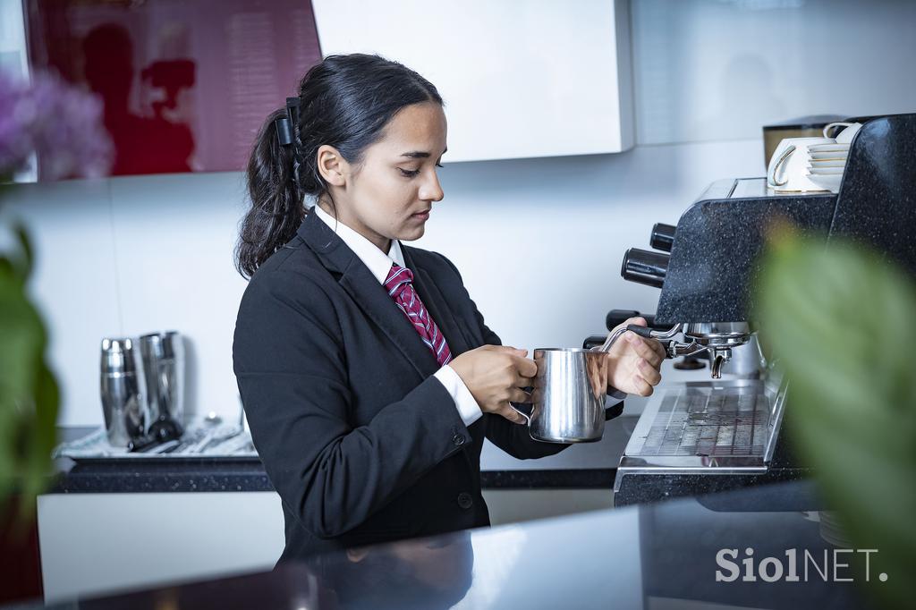 CPI, poklici, strežba, Nina Horvat