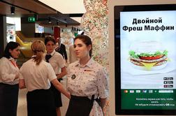 Prvi McDonald's v Rusiji leta 1990. Zaradi vojne ima zdaj novo ime. #foto
