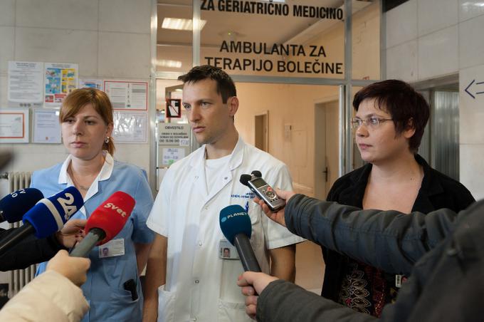 Cepljenje ostaja najboljša zaščita pred boleznijo, je poudaril nadzorni zdravnik Peter Radšel. | Foto: UKC Ljubljana
