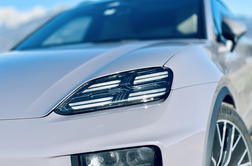 Porsche je s tretjim modelom dosegel pomemben mejnik #foto