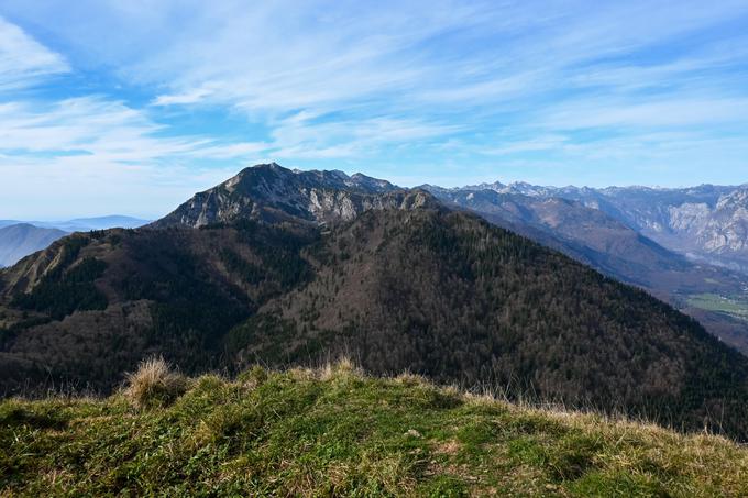 Pogled s Šavnika proti Črni prsti | Foto: Matej Podgoršek