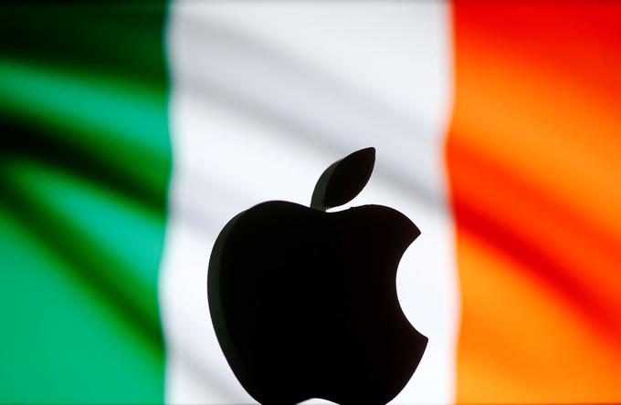 Irski gospodarski razcvet pred krizo leta 2008 je temeljil na privabljanju tujih vlagateljev z ugodno davčno politiko. Na Irsko je tako prišel tudi Apple. 30. avgusta letos pa je Evropska komisija presodila, da je Irska Applu zaradi svoje ugodne davčne politike pravzaprav dala nedovoljeno državno pomoč v višini 13 milijard evrov. Evropska komisija je tudi odločila, da mora Apple Irski plačati oziroma vrniti 13 milijard evrov. Irska, ki seveda želi ostati davčni raj, se je na to odločitev pritožila. Irska tudi upa, da bo po odhodu Velike Britanije iz EU del finančnih institucij iz Londonskega Cityja prišel na Irsko. | Foto: Reuters
