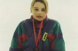 Tina Maze sledilce presenetila s fotografijo iz otroštva