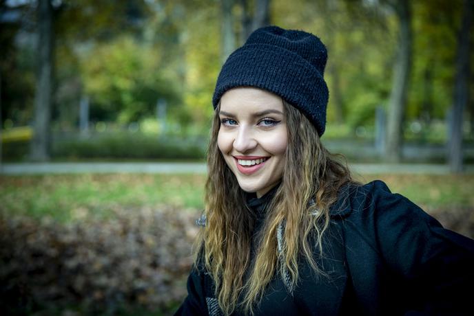 Kaj je v ozadju opozorila pevke Maje Keuc: Ne verjemite jim!