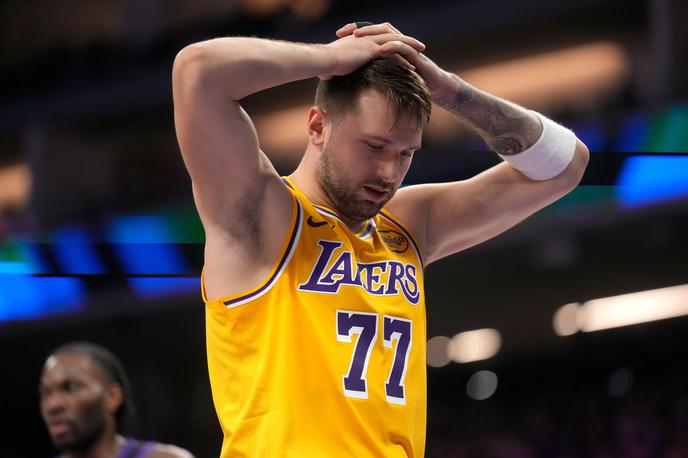 Luka Dončić, Los Angeles Lakers | Luka Dončić je dosegel 42 točk, sedmič v sezoni presegel mejo 40 točk, a je bilo to na koncu premalo za uspeh Lakersov. | Foto Reuters