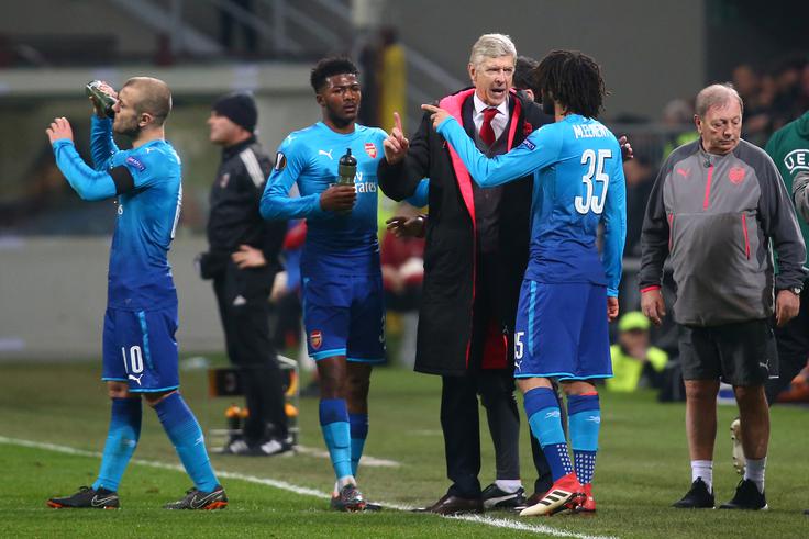 Trenerju Arsenala Arsenu Wengerju je po lepi zmagi v Milanu vsaj malo odleglo na klopi Londončanov. | Foto: Reuters