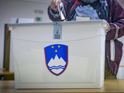 Volišča so se zaprla, začenja se preštevanje glasov