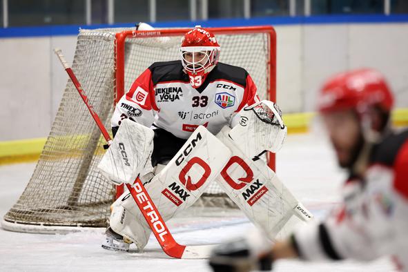 Visok poraz Jesenic, Celje blizu presenečenja v Cortini