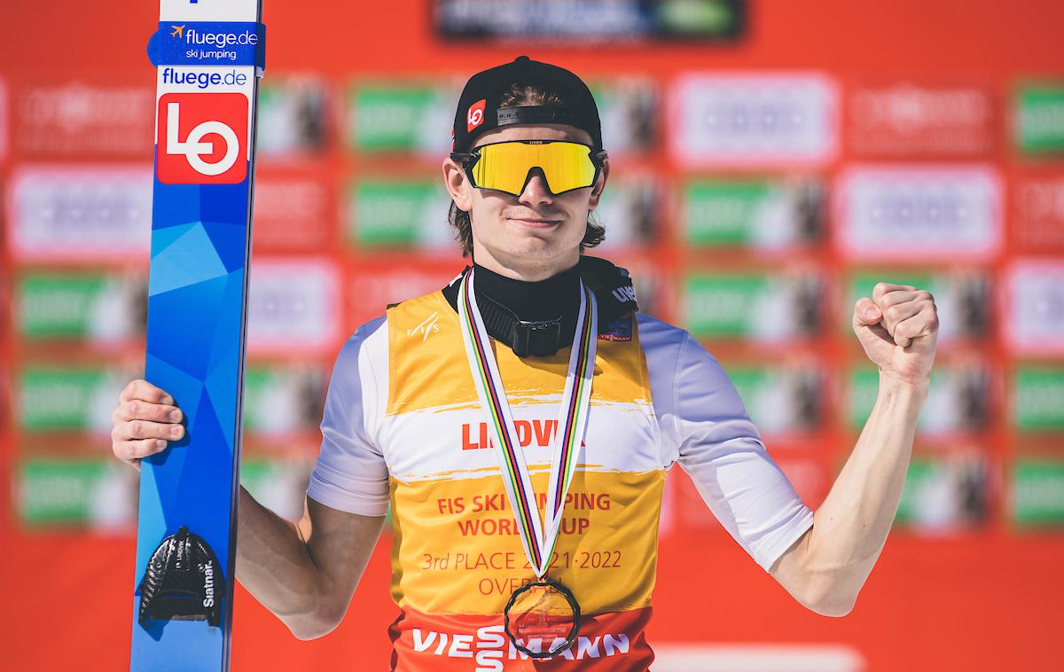 Planica nedelja | Marius Lindvik je v nedeljo z dvema dolgima poletoma in osebnim rekordom (245,5 metra) skočil na tretje mesto skupne razvrstitve. | Foto Grega Valančič/Sportida