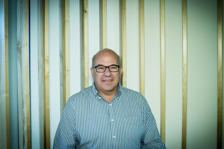 "Vprašati se moramo, kakšen sem v odnosih, kako se razumem s starši, sem kaj videl mamo v zadnjem času ali kako gre posel, ali sem finančno v dobrem položaju, ali sem dovolj telesno aktiven in tako naprej. Ves čas moramo biti pozorni na vse in delati na področju, kjer nam utripa rdeča luč. Vse skupaj je lahko zmešnjava, a če počnete, kar imate radi, ni razmejitev." | Foto: Ana Kovač