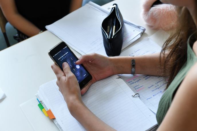 Mobitel v šoli | Novi pravilnik bo predvidoma začel veljati po zimskih počitnicah.  | Foto Guliverimage