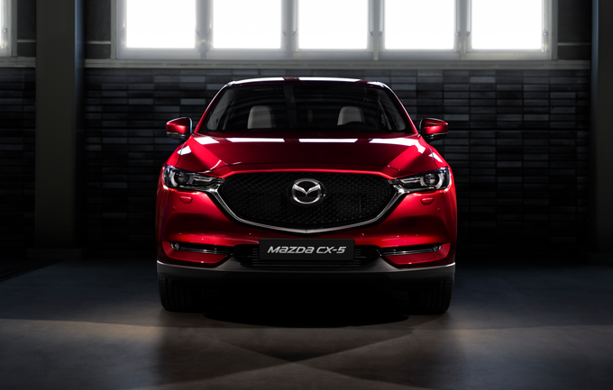 Mazda CX5 že čaka na tri srečne izbrance, ki si bodo upali, jasno, vsak po svoje, podati na misijo v neznano in na cilju doživeti prvovrstno športno, glasbeno ali kulinarično izkušnjo.  | Foto: 