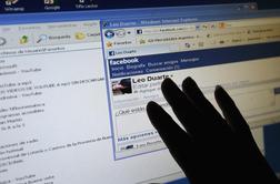 Uporabniki nad Facebook zaradi domnevnega posega v zasebnost sporočil