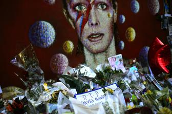 Po Bowiejevi smrti: izid albumov, ne pa tudi spominov