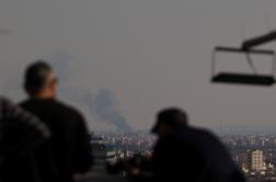 Tisoč ur teme v Iranu. Gorje tistemu, ki bi prižgal luč.