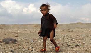 V Afganistanu vse več žrtev med civilisti. Bodo ZDA upočasnile umik?