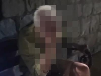 Dva mladeniča v Splitu pretepla starejšega moškega. Na posnetku: Briga me, če krvavi!
