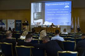 Posvet Poslovanje z nepremičninami