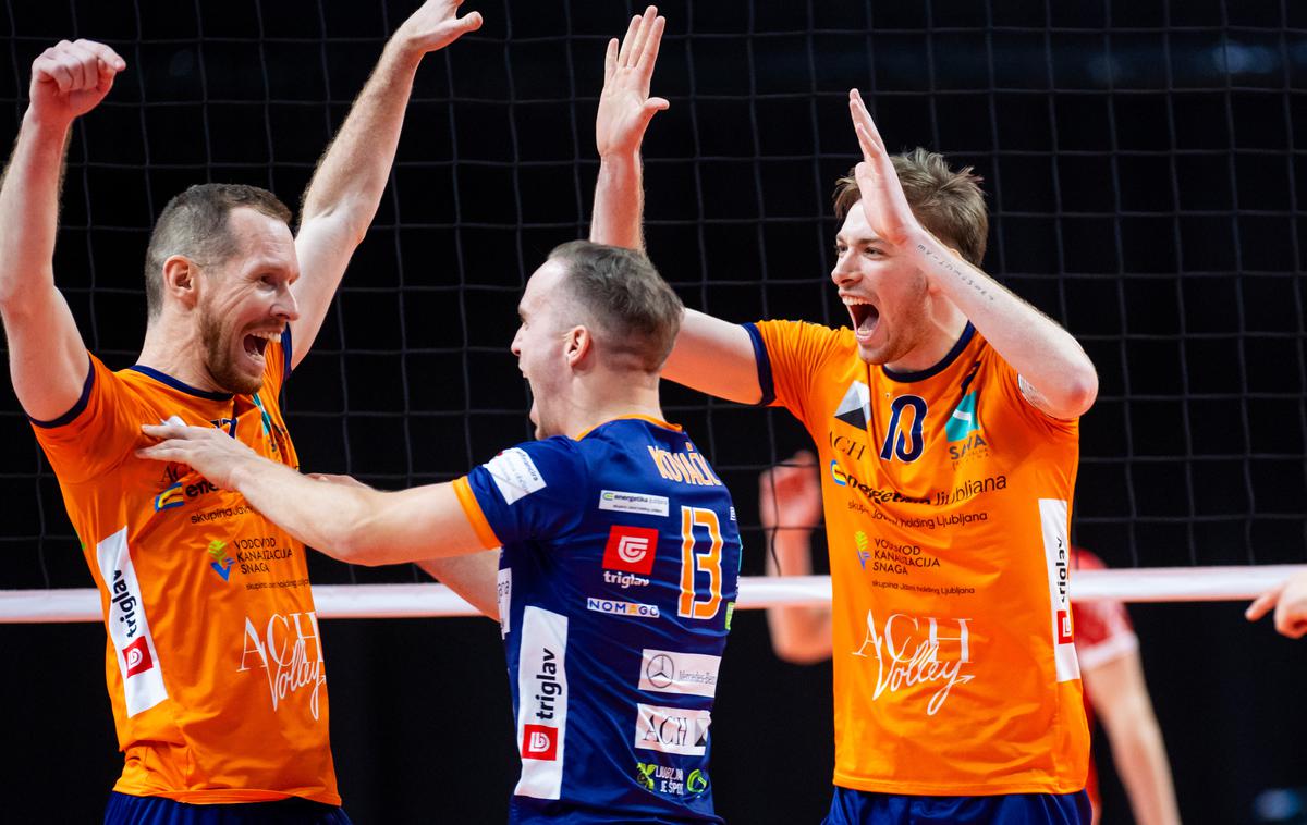 ACH Volley, Tine Urnaut | ACH Volley, za katerega je od tretjega niza igral tudi kapetan Tine Urnaut, je po pravi drami in zlatem nizu napredoval v zadnji krog kvalifikacij za ligo prvakov. | Foto Filip Barbalić