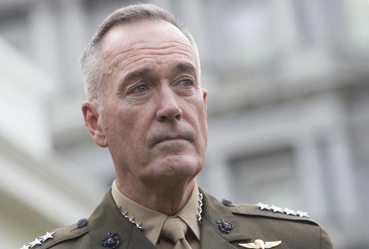 General marincev Joseph F. Dunford Jr. meni, da transseksualcev, ki že služijo, ne bi smeli izganjati iz vojske. | Foto: Guliverimage/Getty Images