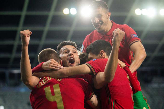 Portugalci so v "poslastici" prvenstva v četrtfinalu izločili Italijo s 5:3. | Foto: Vid Ponikvar