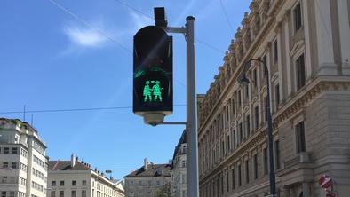 Dunajski semaforji v času Evrovizije: pari namesto osamljenih možicljev
