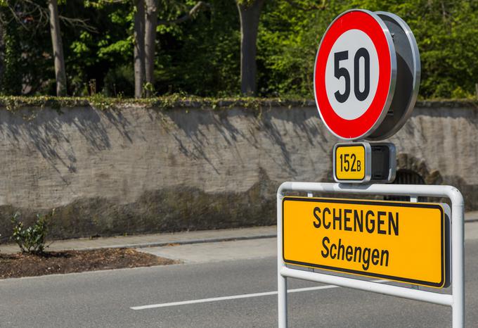 Luksemburško mestece Schengen, kjer so sklenili sporazum o prostem pretoku ljudi v današnjih 26 državah članicah. | Foto: Getty Images