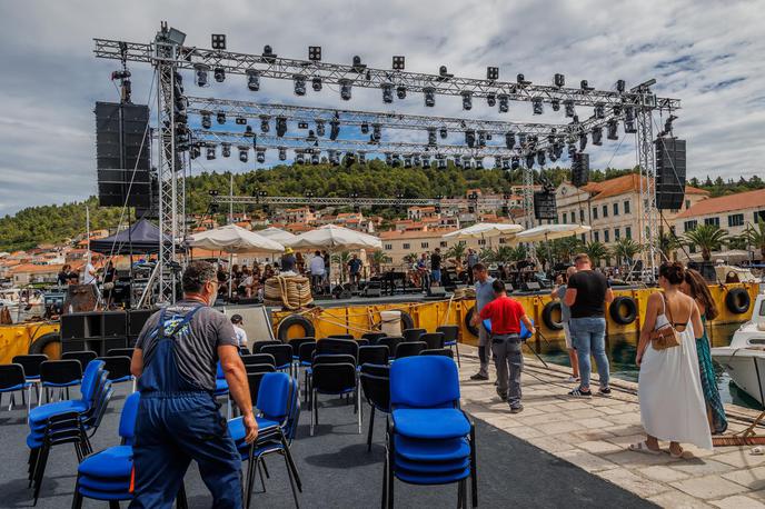 Vela Luka, generalka | V Veli Luki bo nocoj veliki koncert v spomin Oliverju Dragojeviću, na katerem bo nastopil tudi Jakov Jozinović. | Foto Zvonimir Barisin/PIXSELL