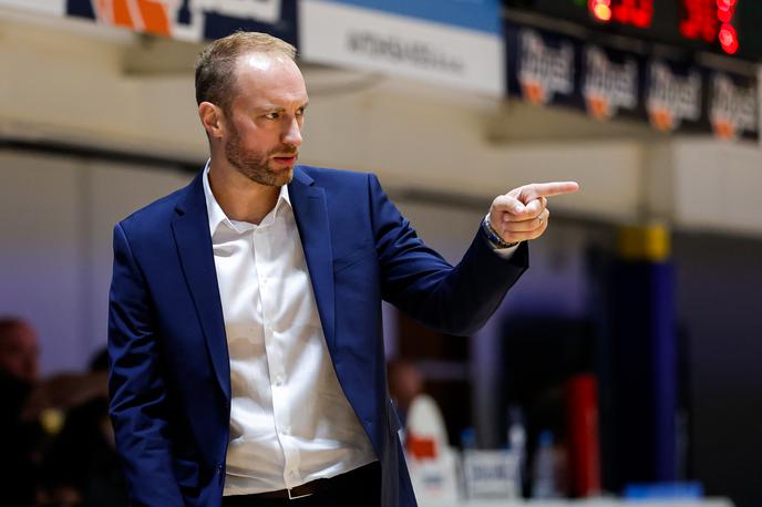 Dejan Jakara, Cedevita Olimpija : Krka, superpokal | Dejan Jakara je bil kljub porazu zadovoljen z nekaterimi aspekti igre svojih varovancev. | Foto Aleš Fevžer