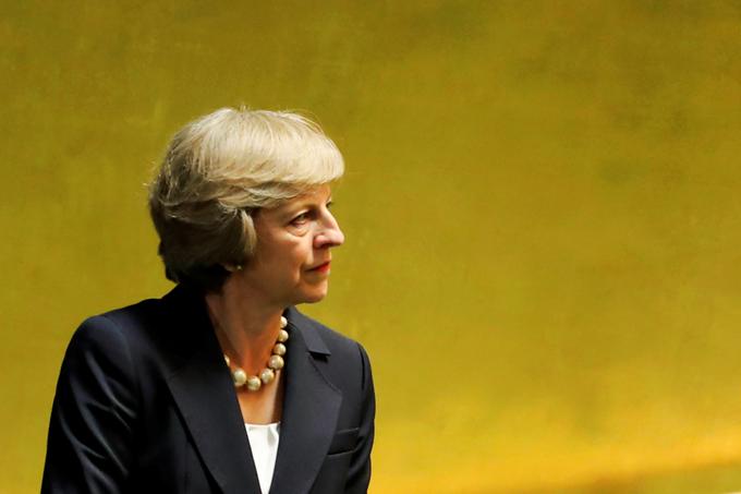 Britanska premierka Theresa May se izogiba konkretnim odgovorom na vprašanja o brexitu, češ da bi s tem poslabšala pogajalski položaj svoje države. Do kdaj se bo lahko tako izogibala odgovorom? | Foto: Reuters