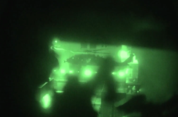 Ameriški marinci so napadli in zavzeli iransko ladjo #video