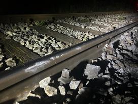 Slovenske železnice, skala, vandalizem