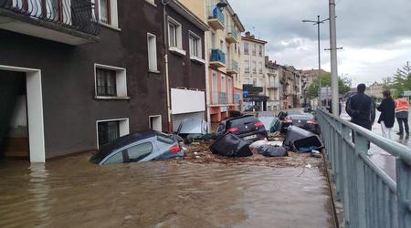 Italija pod vodo, v Franciji evakuirali 900 ljudi #video