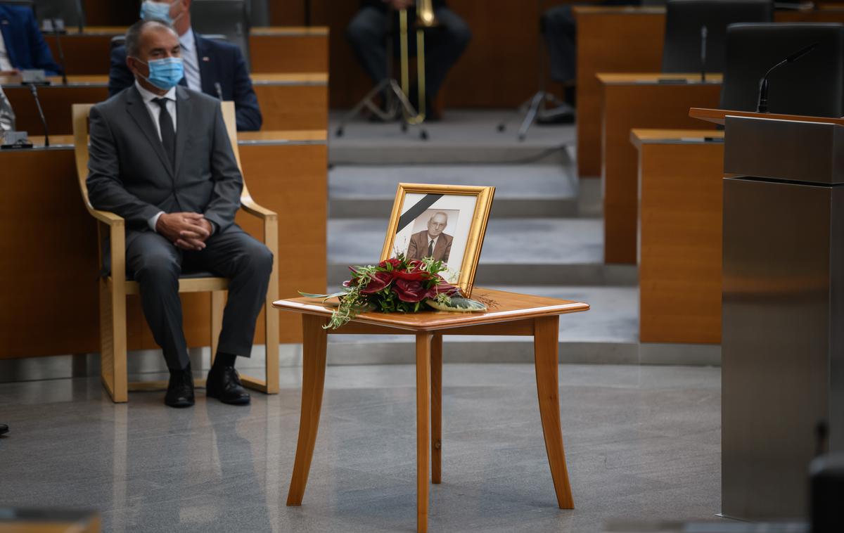 Feri Horvat, žalna seja | Poslanci so se poklonili nedavno preminulemu dolgoletnemu poslancu in nekdanjemu predsedniku državnega zbora Francu Feriju Horvatu. | Foto STA