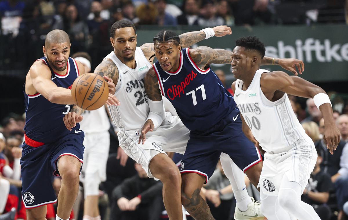 Dallas Mavericks : LA Clippers | Košarkarji Dallas Mavericks so pred domačimi navijači s 95:118 izgubili proti zasedbi Los Angeles Clippers. | Foto Reuters