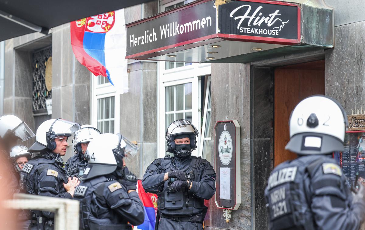 Gelsenkirchen | V središču Gelsenkirchna je pred lokalom, v katerem so se zadrževali Srbi, prišlo do spopada. | Foto Guliverimage