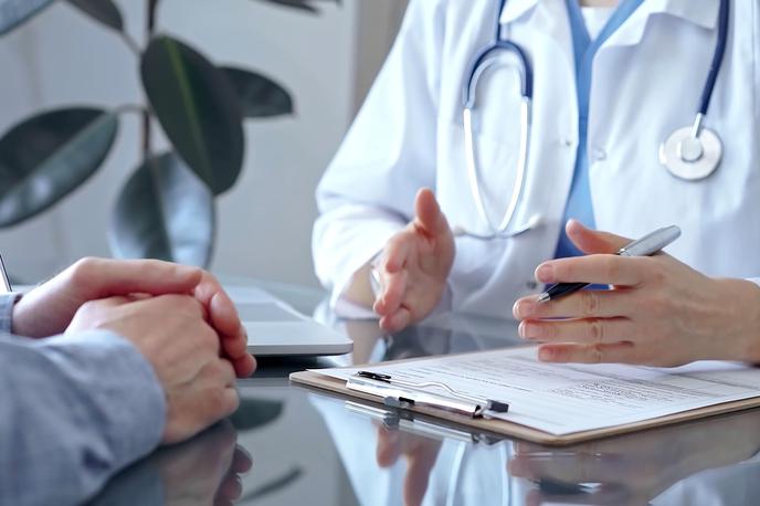 zdravnik | V Sloveniji ključni steber obvladovanja raka predstavljajo organizirani presejalni programi Zora, Dora in Svit. Kljub doseženemu napredku ostajajo neenakosti v zdravju pomemben izziv, zlasti razlike med urbanimi in ruralnimi območji ter pri dostopu do enako kakovostne obravnave, so navedli na ministrstvu. | Foto Shutterstock