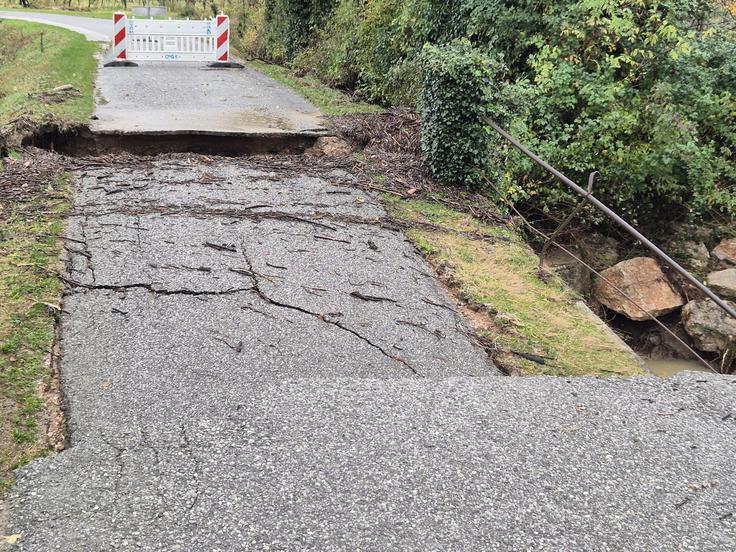 Goriška Brda, neurje, zemeljski plaz | Foto: STA