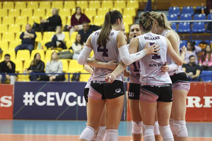 otp banka branik | Foto CEV