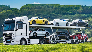 Nenavadna dražba: v Nemčiji skupaj na prodaj tovornjak in šest porschejev 911 #foto