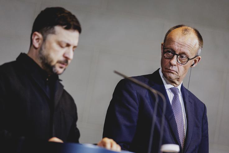 Volodimir Zelenski in Friedrich Merz v Berlinu. | Foto: Guliverimage