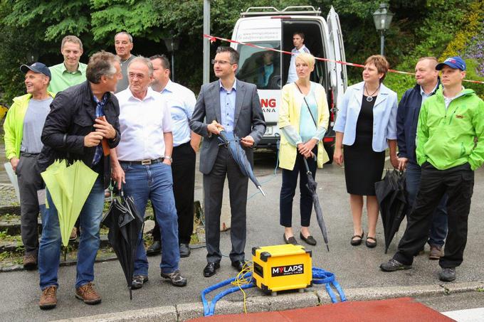 Kolesarje so na pot pospremili župani sedmih občin, kjer poteka maraton. V Kamniku so se zbrali na povabilo kamniškega župana Marjana Šarca, vsi pa so soglasno podprli pobudo o povezovanju in skupni promociji krajev ob trasi maratona. Ta vodi skozi občine Kamnik, Komenda, Cerklje, Šenčur, Preddvor, Jezersko, Železna Kapla, Solčava, Luče, Ljubno in Gornji Grad. Z leti je postala vse bolj priljubljena izbira za dnevne ali večdnevne kolesarske ture, že za prihodnje leto pa je v načrtu skupna promocija pod okriljem Združenja Kamniško-Savinjske Alpe. | Foto: 