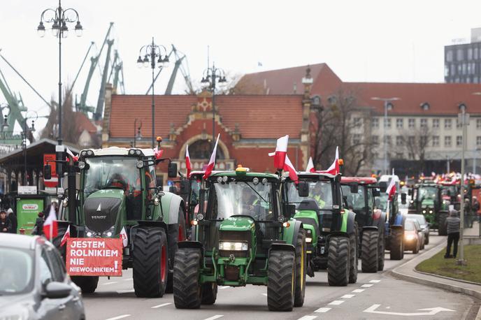 Kmetje protest | Kaže, da so se po žuganju z novimi protesti strasti med kmeti in vlado pomirile. | Foto STA