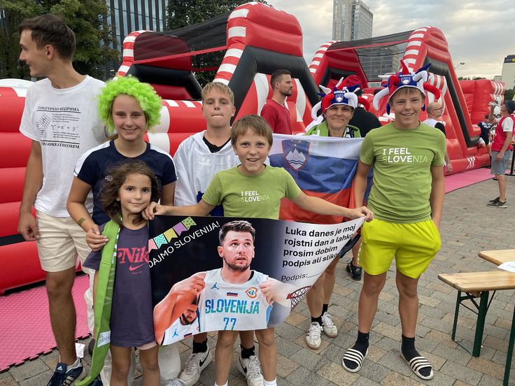 Na tekmi je bilo več kot tisoč Slovencev. | Foto: Sportal
