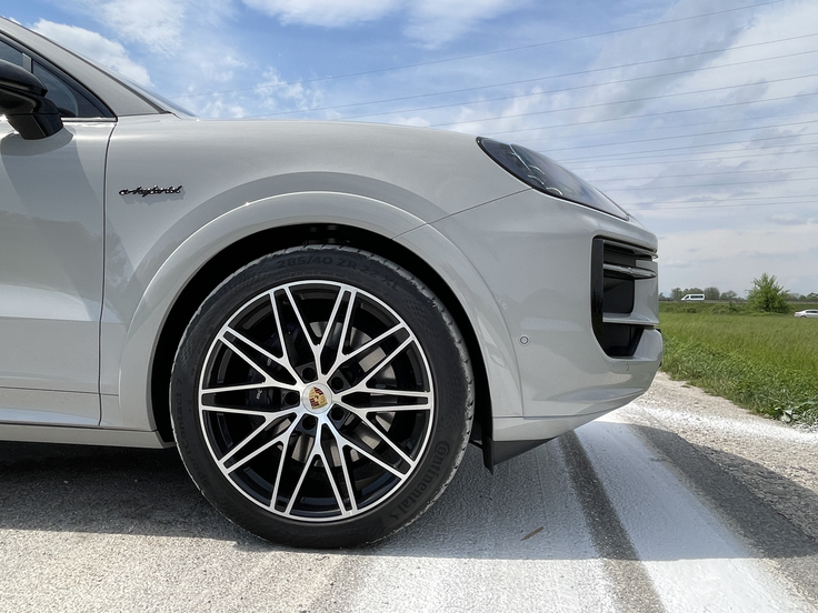 Porsche cayenne | Foto: Gregor Pavšič