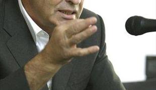 Andrej Capuder zaradi izključitve Janše protestno izstopil iz PEN