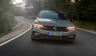 Novi VW passat v Sloveniji: lahko omili padec prodaje avtov?