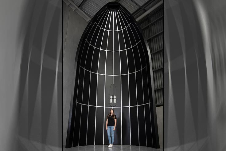Karolina Koren Kravanja pred modelom Neutron fairing. | Foto: Osebni arhiv