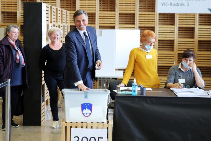 Svoj glas na predčasnem glasovanju oddal tudi Pahor